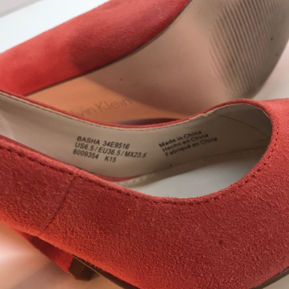 Calvin Klein Peach Suede-like PointedToe Pumps 5 - Picture 8 of 8